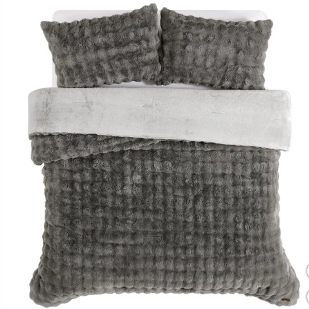 KING FRYE Classic 3-piece Faux Fur Luxury Comforter Set